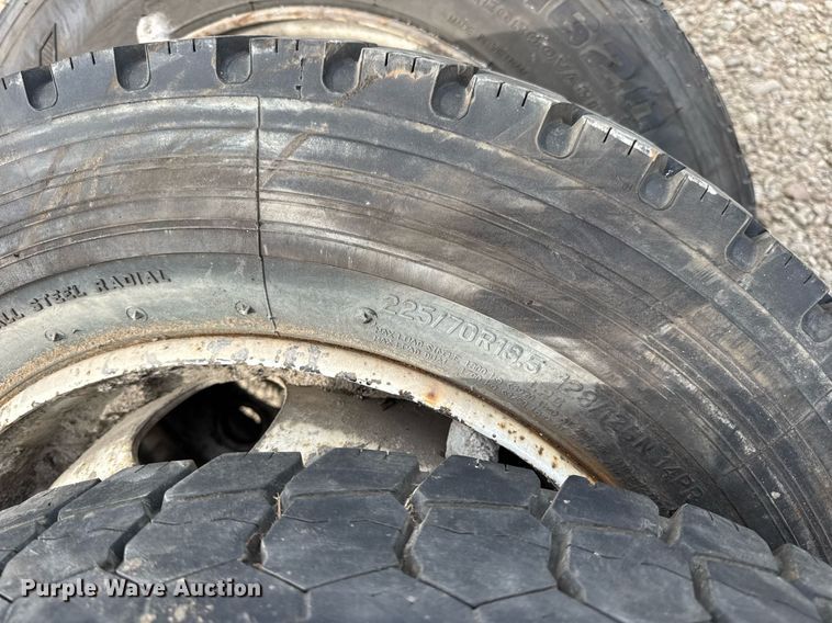 image for item DV4073 (10) 225/70R19.5 tires