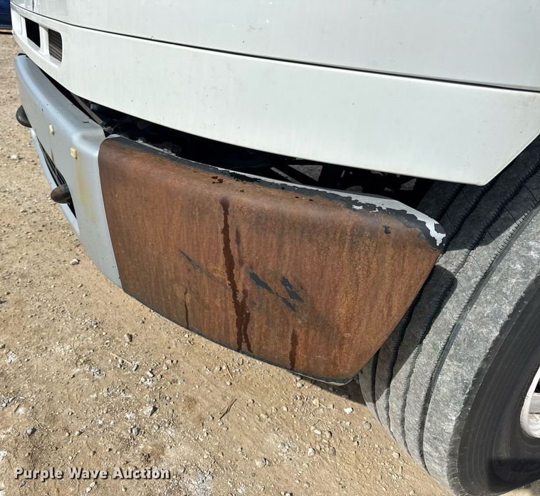 image for item DV4076 2015 Freightliner Business Class M2 semi truck