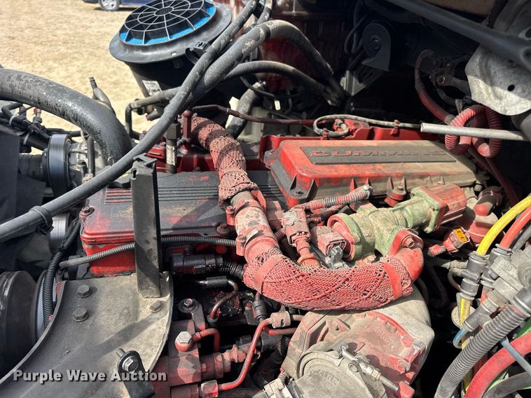 image for item DV4076 2015 Freightliner Business Class M2 semi truck