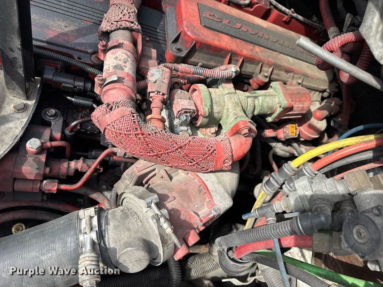 image for item DV4076 2015 Freightliner Business Class M2 semi truck