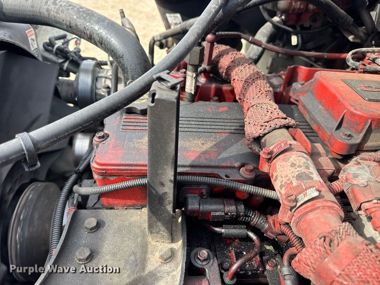 image for item DV4076 2015 Freightliner Business Class M2 semi truck