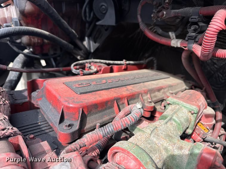 image for item DV4076 2015 Freightliner Business Class M2 semi truck