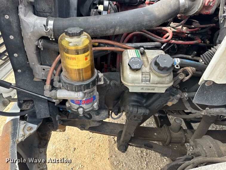 image for item DV4076 2015 Freightliner Business Class M2 semi truck