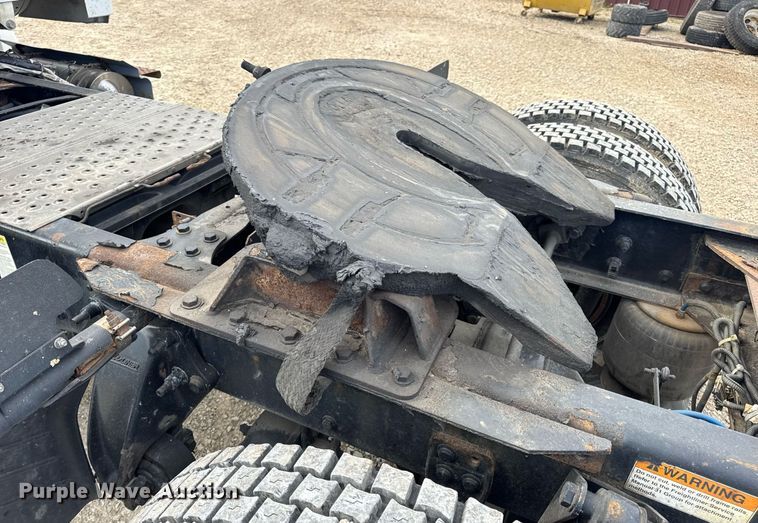 image for item DV4077 2017 Freightliner Business Class M2 semi truck