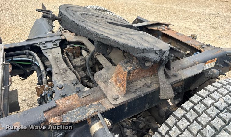 image for item DV4077 2017 Freightliner Business Class M2 semi truck