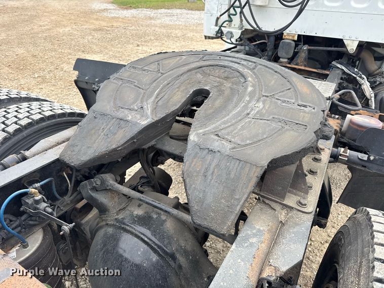 image for item DV4077 2017 Freightliner Business Class M2 semi truck