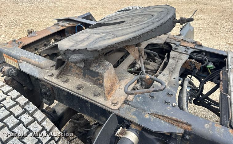 image for item DV4077 2017 Freightliner Business Class M2 semi truck