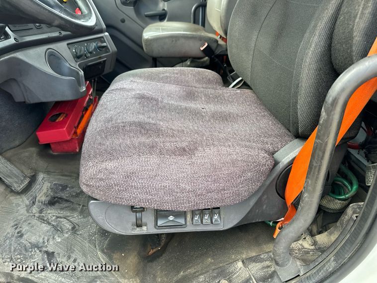 image for item DV4077 2017 Freightliner Business Class M2 semi truck