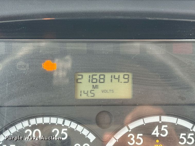 image for item DV4077 2017 Freightliner Business Class M2 semi truck