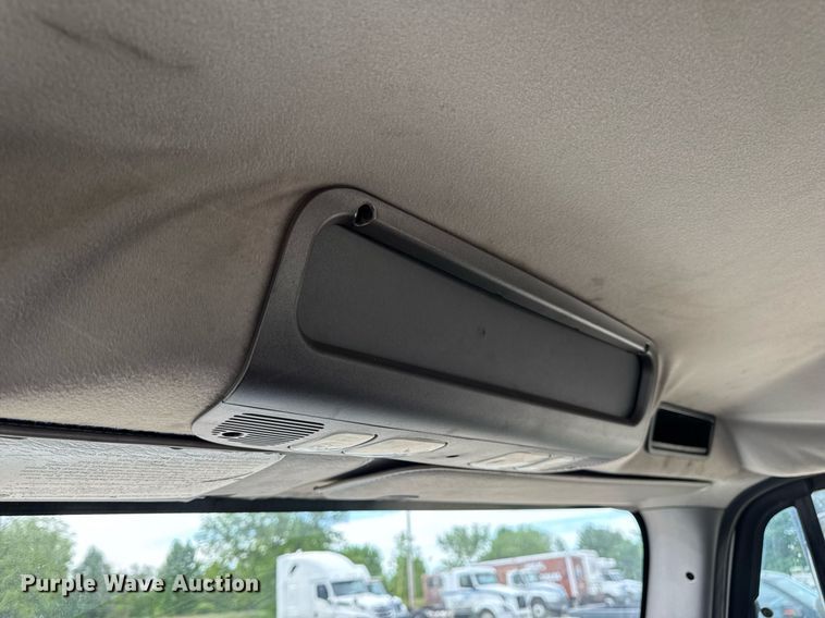 image for item DV4077 2017 Freightliner Business Class M2 semi truck