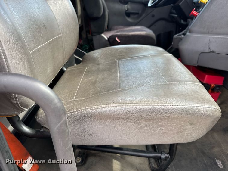 image for item DV4077 2017 Freightliner Business Class M2 semi truck