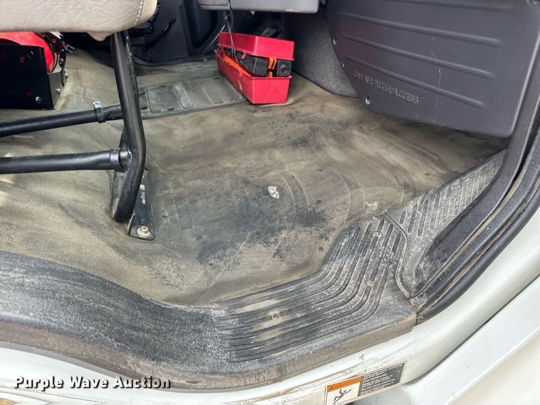 image for item DV4077 2017 Freightliner Business Class M2 semi truck