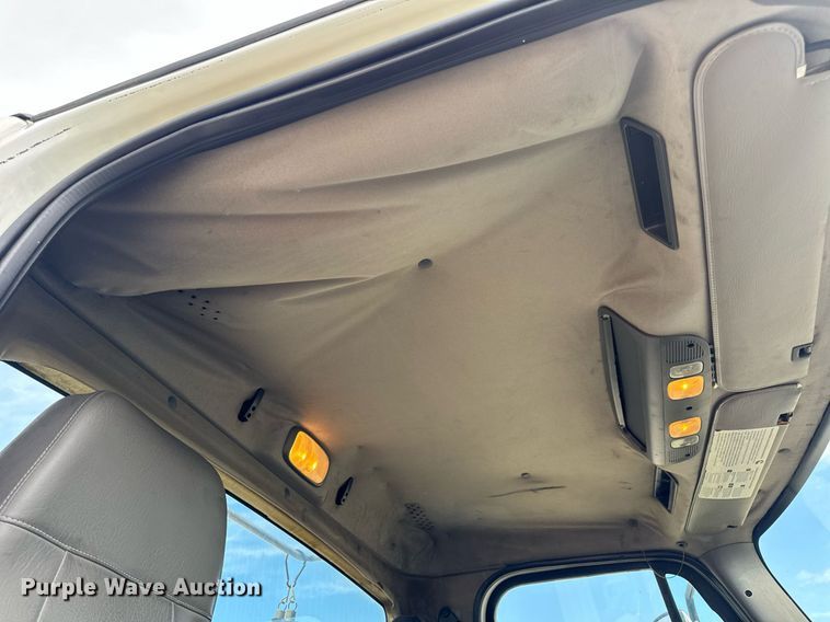 image for item DV4077 2017 Freightliner Business Class M2 semi truck