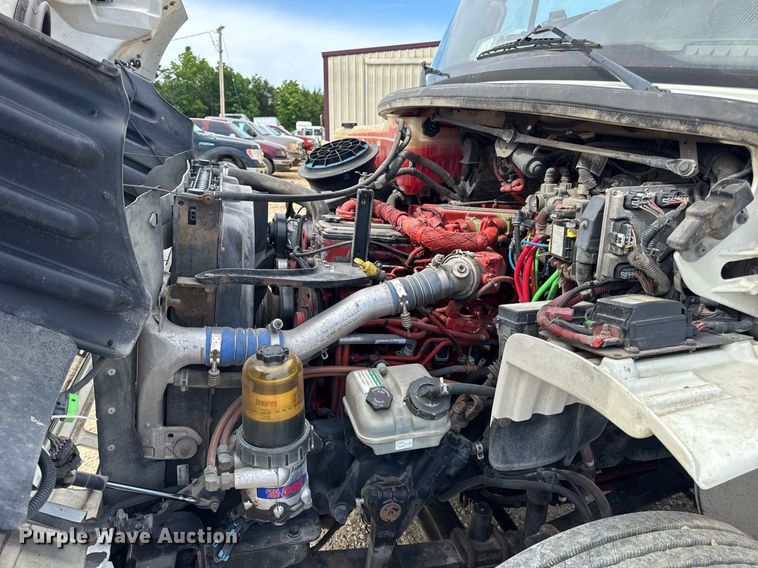 image for item DV4077 2017 Freightliner Business Class M2 semi truck