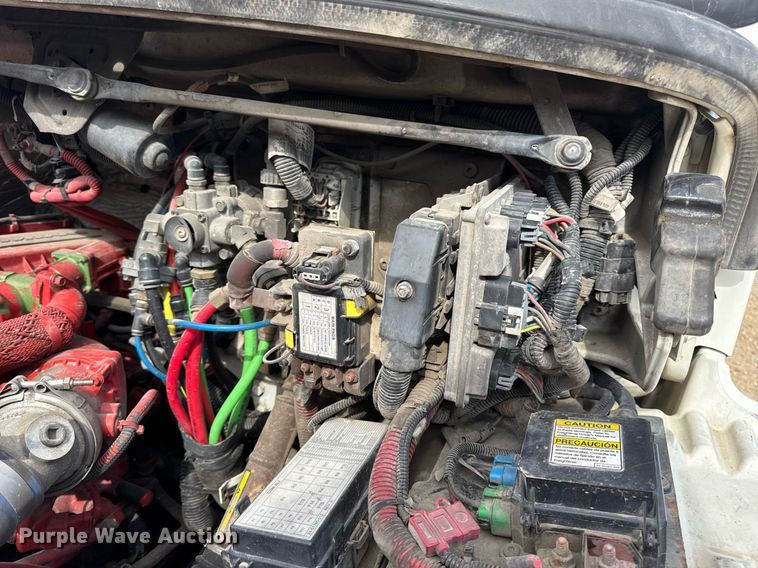 image for item DV4077 2017 Freightliner Business Class M2 semi truck