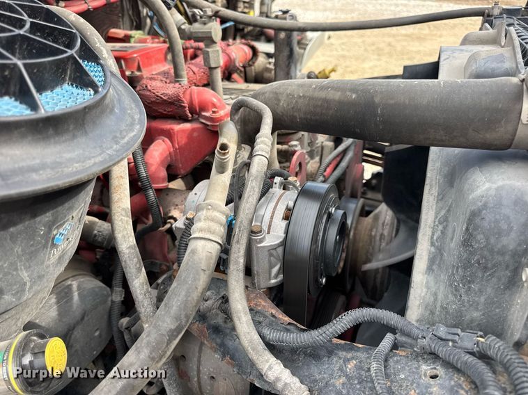 image for item DV4077 2017 Freightliner Business Class M2 semi truck