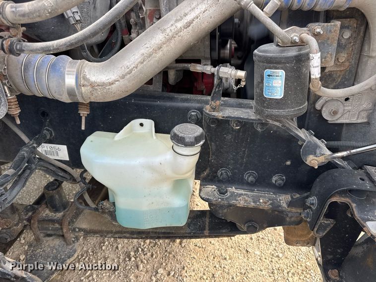 image for item DV4077 2017 Freightliner Business Class M2 semi truck