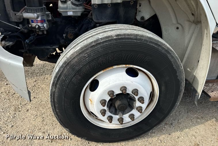 image for item DV4077 2017 Freightliner Business Class M2 semi truck