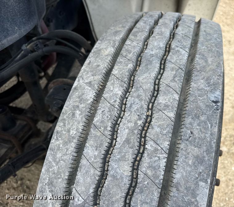 image for item DV4077 2017 Freightliner Business Class M2 semi truck