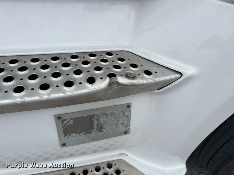 image for item DV4078 2021 Kenworth T680 semi truck