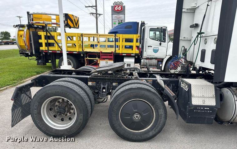 image for item DV4078 2021 Kenworth T680 semi truck