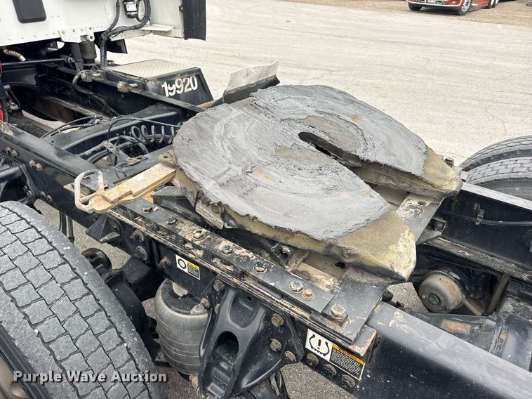 image for item DV4078 2021 Kenworth T680 semi truck