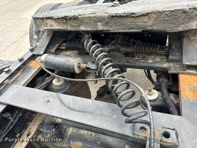 image for item DV4078 2021 Kenworth T680 semi truck