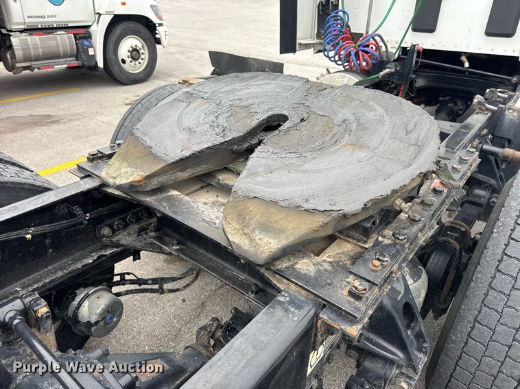 image for item DV4078 2021 Kenworth T680 semi truck