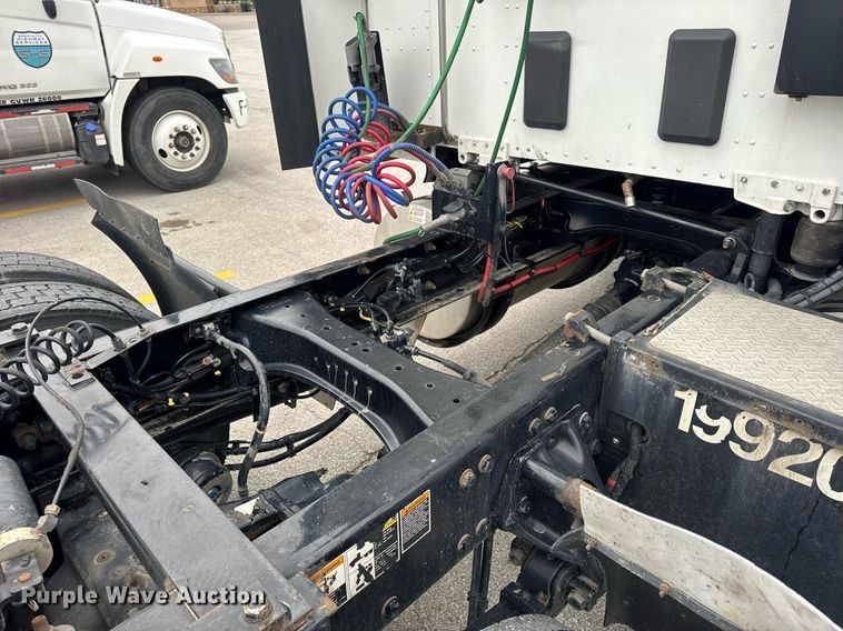 image for item DV4078 2021 Kenworth T680 semi truck