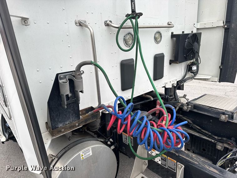 image for item DV4078 2021 Kenworth T680 semi truck