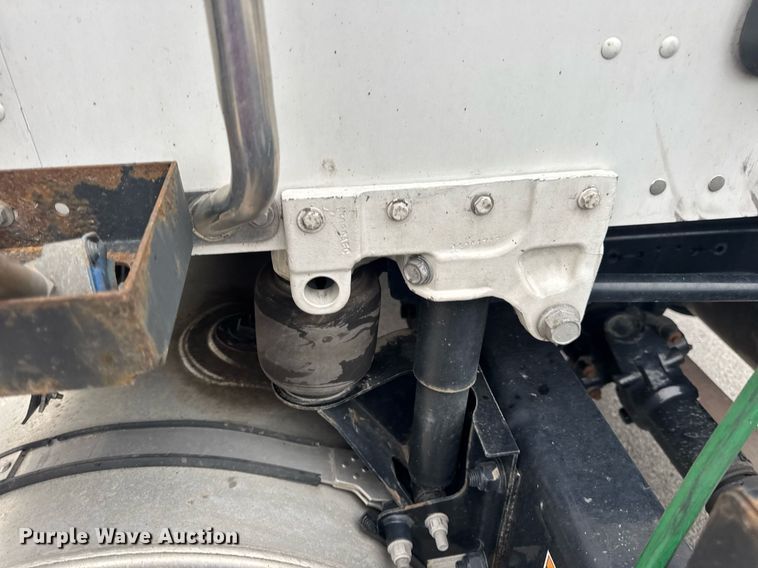 image for item DV4078 2021 Kenworth T680 semi truck