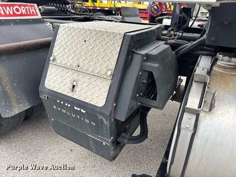 image for item DV4078 2021 Kenworth T680 semi truck