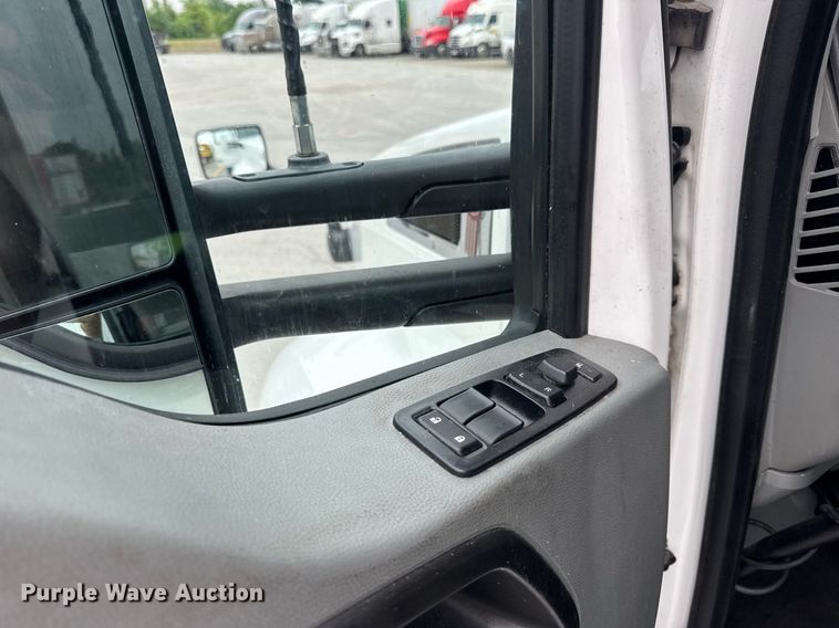 image for item DV4078 2021 Kenworth T680 semi truck