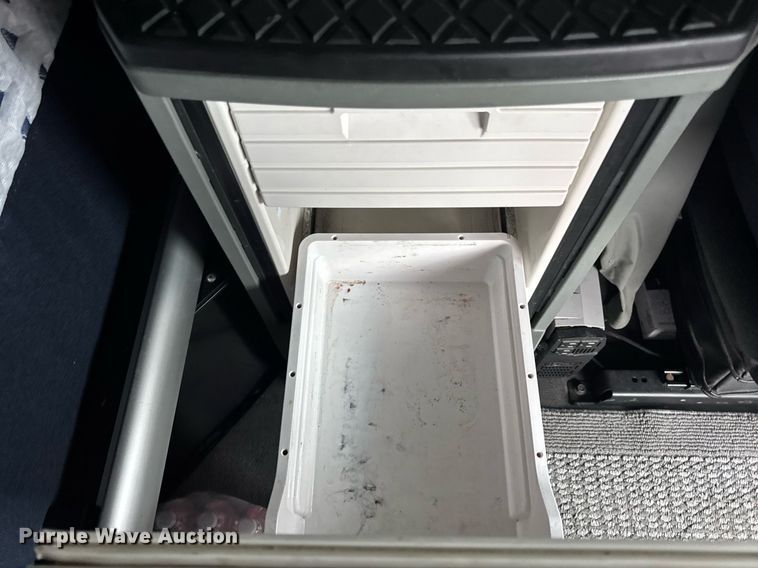 image for item DV4078 2021 Kenworth T680 semi truck