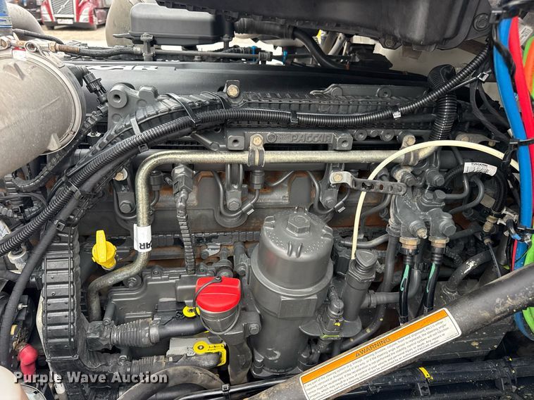 image for item DV4078 2021 Kenworth T680 semi truck