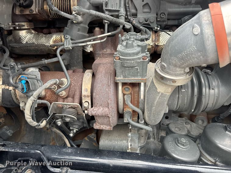 image for item DV4078 2021 Kenworth T680 semi truck