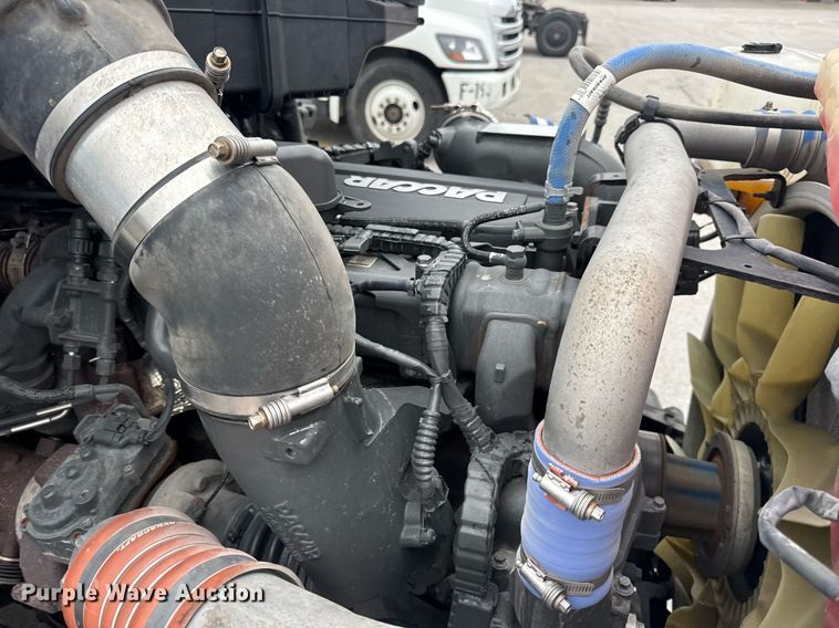 image for item DV4078 2021 Kenworth T680 semi truck