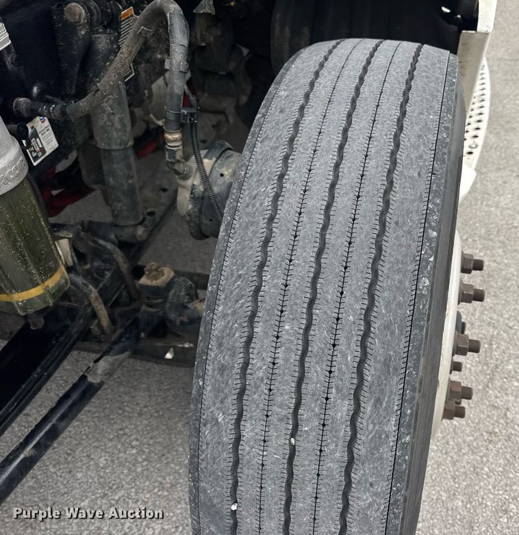 image for item DV4078 2021 Kenworth T680 semi truck