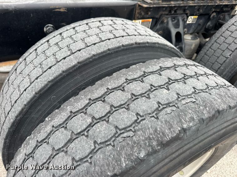 image for item DV4078 2021 Kenworth T680 semi truck