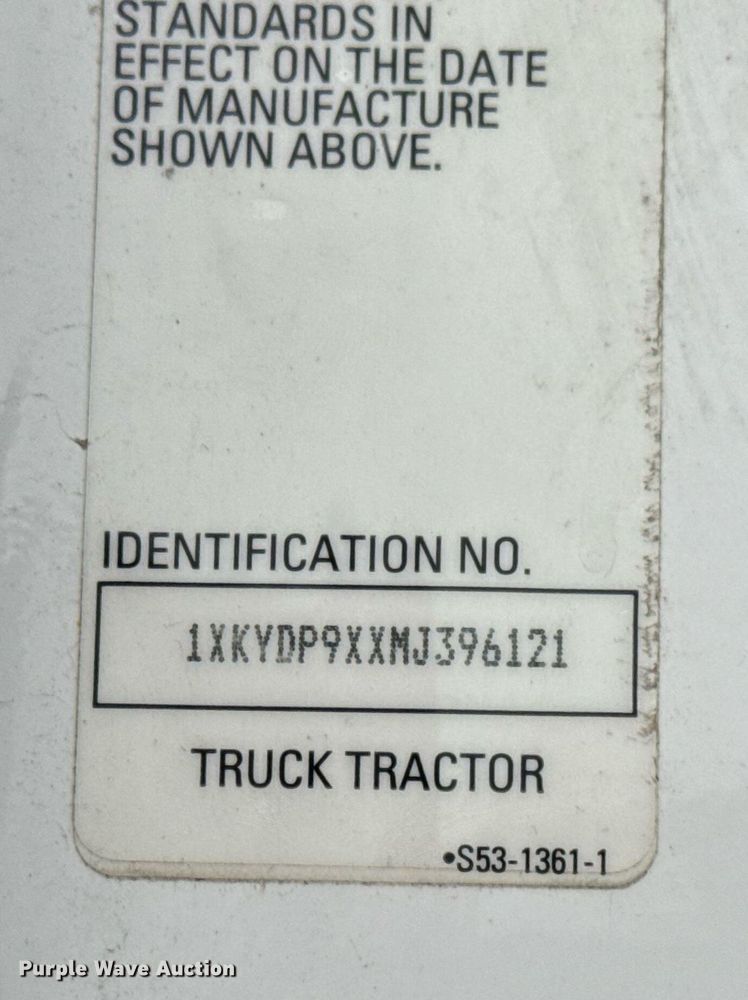 image for item DV4078 2021 Kenworth T680 semi truck