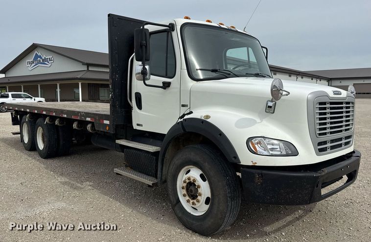 image for item DV4082 2011 Freightliner Business Class M2 flatbed truck