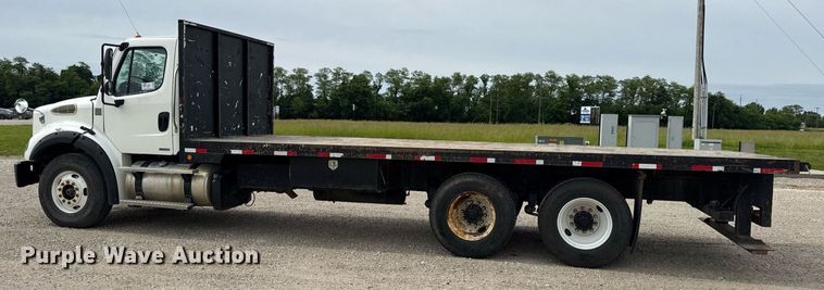 image for item DV4082 2011 Freightliner Business Class M2 flatbed truck