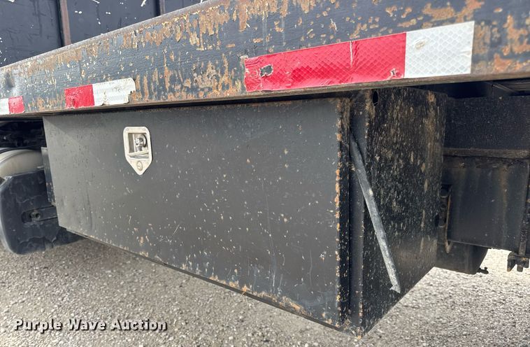 image for item DV4082 2011 Freightliner Business Class M2 flatbed truck