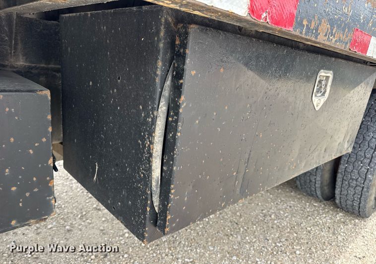 image for item DV4082 2011 Freightliner Business Class M2 flatbed truck