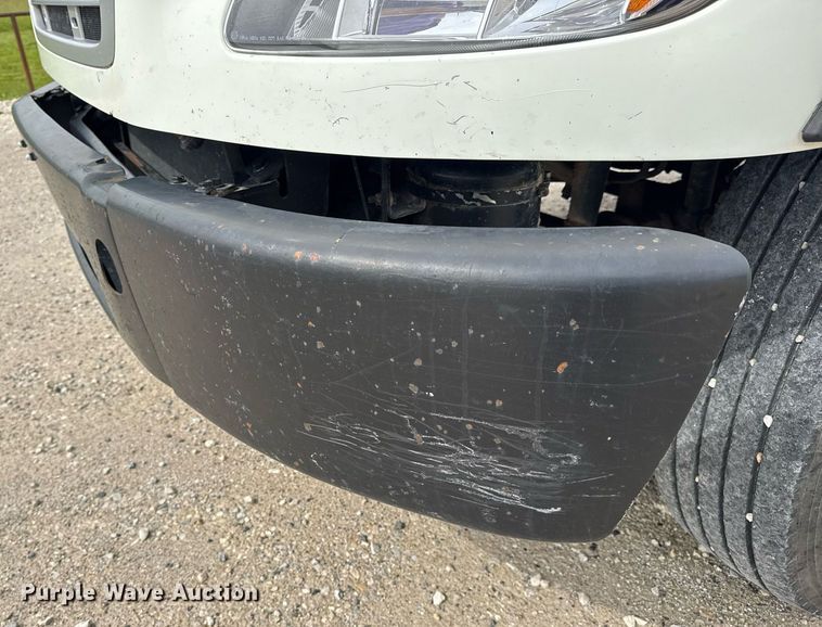 image for item DV4082 2011 Freightliner Business Class M2 flatbed truck