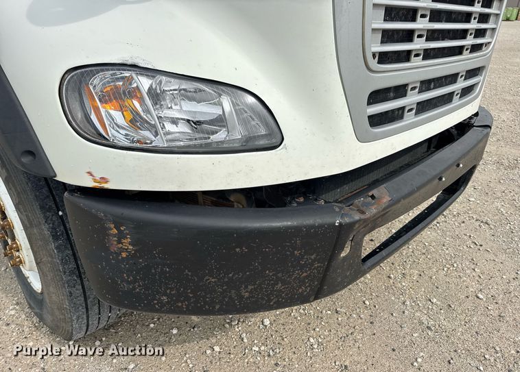 image for item DV4082 2011 Freightliner Business Class M2 flatbed truck