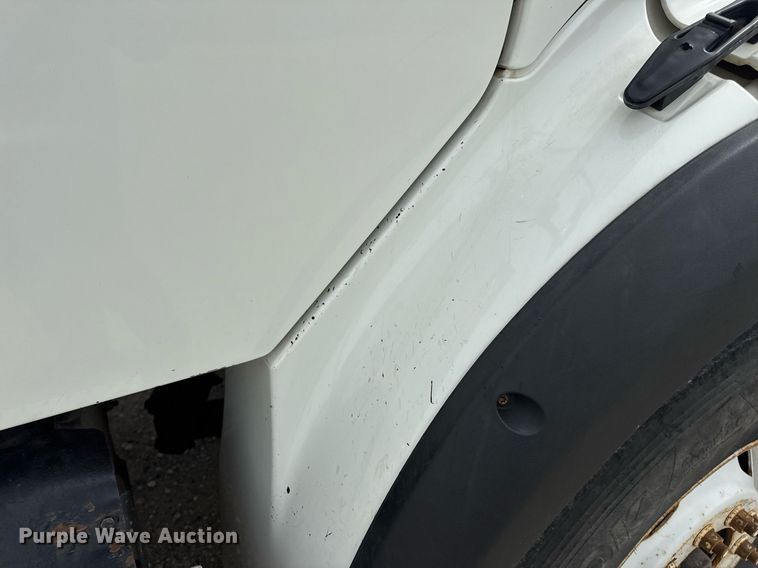 image for item DV4082 2011 Freightliner Business Class M2 flatbed truck