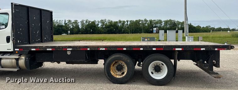 image for item DV4082 2011 Freightliner Business Class M2 flatbed truck