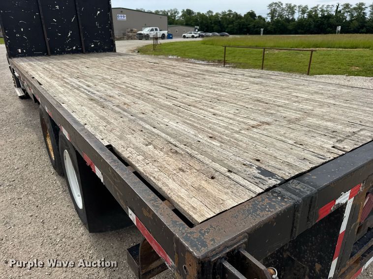 image for item DV4082 2011 Freightliner Business Class M2 flatbed truck