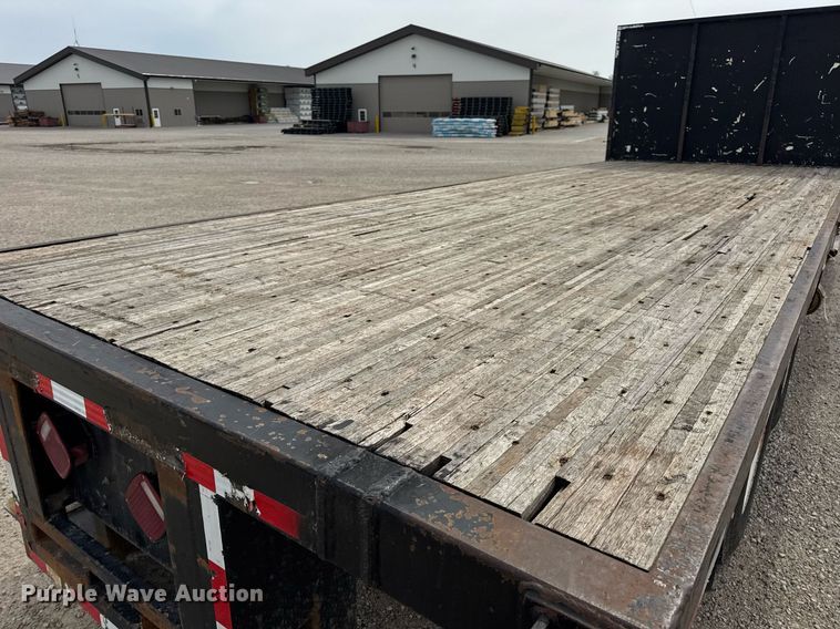 image for item DV4082 2011 Freightliner Business Class M2 flatbed truck